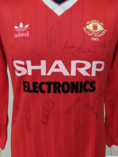 gordon_mcqueen_1983_84_manchester_united_match_worn_shirt_d.jpeg