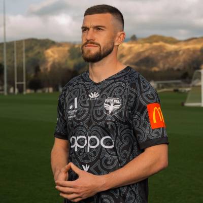 wellington_phoenix_2023_24_home_away_kits_d1.jpg