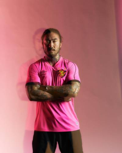 umbro_outubro_rosa_collection_1.jpeg