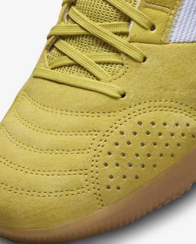 nike_streetgato_saturn_gold_gum_light_brown_white_7.jpeg
