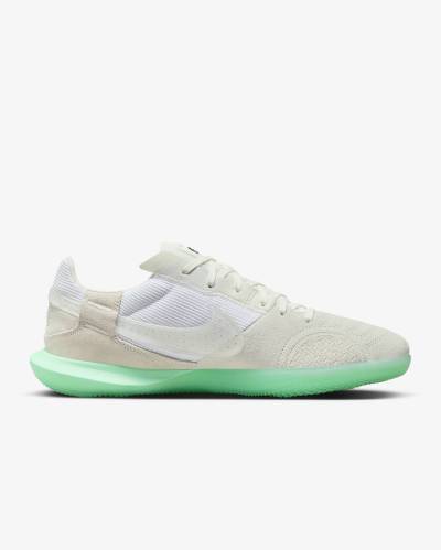 nike_streetgato_summit_white_green_glow_white_3.jpeg
