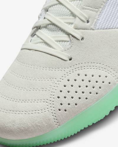 nike_streetgato_summit_white_green_glow_white_7.jpeg