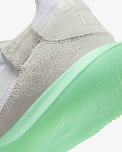 nike_streetgato_summit_white_green_glow_white_8.jpeg
