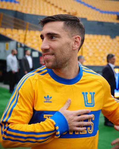 club_tigres_2023_adidas_heritage_shirt_b.jpeg