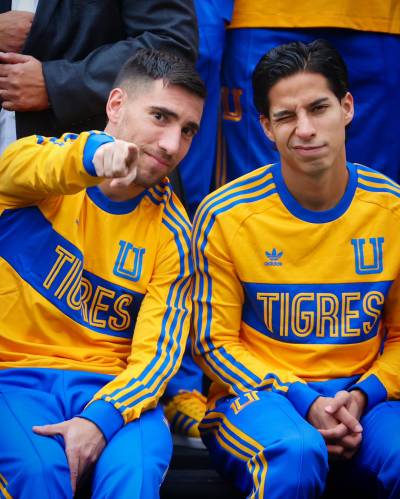 club_tigres_2023_adidas_heritage_shirt_d.jpeg
