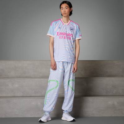 arsenal_x_adidas_by_stella_mccartney_jersey_g1.jpg