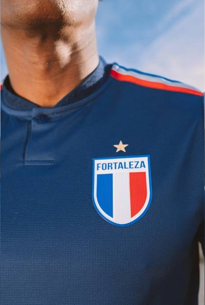 fortaleza_2023-24_Leao_1918_third_kit_f.jpg