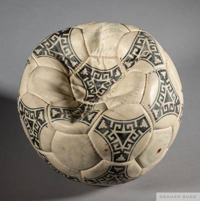 1986_fifa_world_cup_final_match_ball_c.jpeg