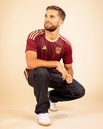girondins_de_bordeaux_2023_24_adidas_third_kit_3.jpg