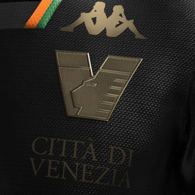 venezia_fc_home_shirt_concept_by_oni_c.jpg