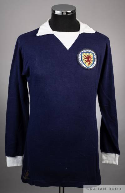 denis_law_1970s_scotland_jersey_a.jpeg