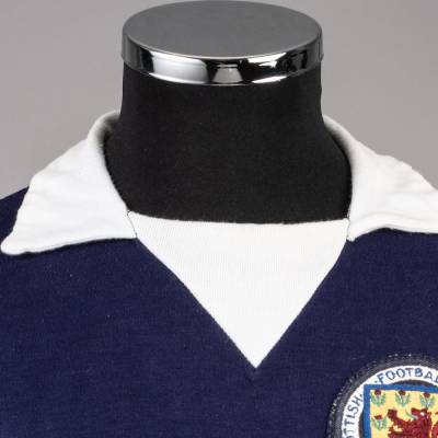 denis_law_1970s_scotland_jersey_e.jpg