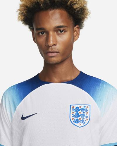 england_2022_2023_home_kit_2.jpg