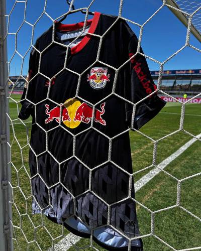red_bull_bragantino_2023_24_new_balance_third_kit_c.jpeg