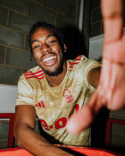 nottingham_forest_23_24_adidas_warm_up_jersey_h.jpg