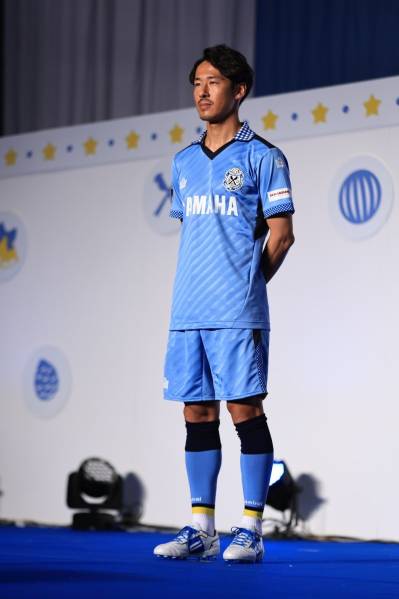 jubilo_iwata_2024_admiral_home_kit_c.jpeg
