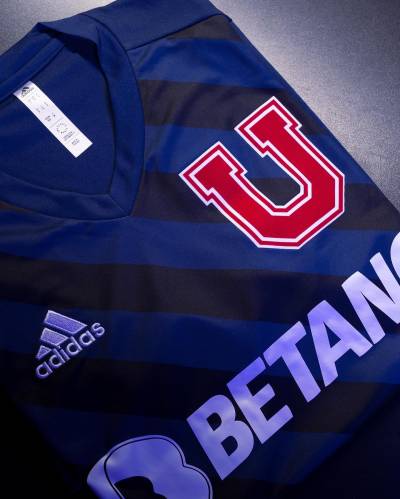 universidad_de_chile_2022_2023_third_kit_b.jpg