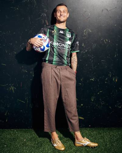 western_united_2022_2023_home_kit_1.jpg