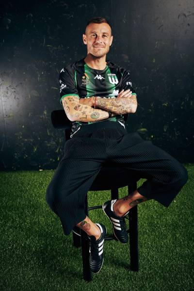 western_united_2022_2023_home_kit_2.jpg