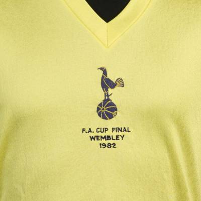 graham_roberts_1982_tottenham_hotspur_fa_cup_final_shirt_c.jpg