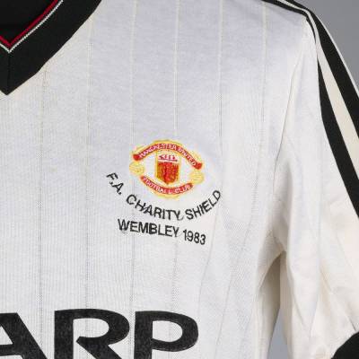 manchester_united_1983_fa_charity_shield_shirt_c.jpg