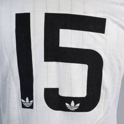 manchester_united_1983_fa_charity_shield_shirt_e.jpg
