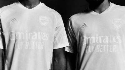 arsenal_2024_adidas_no_more_red_shirt_e.jpg