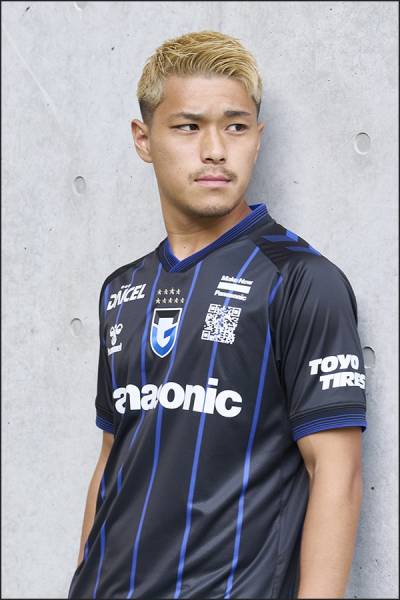 gamba_osaka_2024_hummel_home_kit_b.jpeg