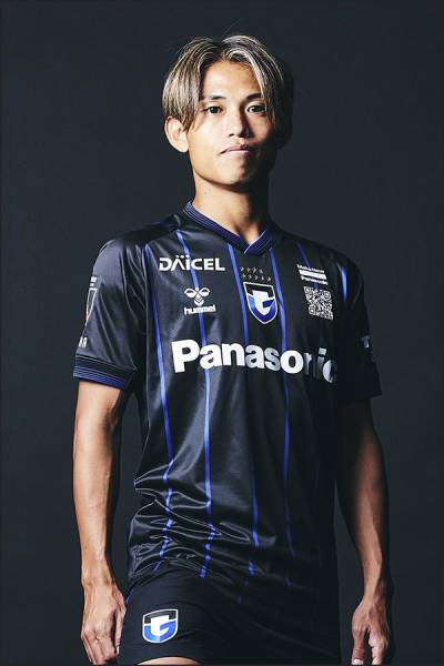 gamba_osaka_2024_hummel_home_kit_d.jpeg