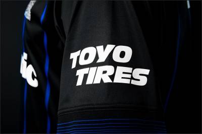 gamba_osaka_2024_hummel_home_kit_i.jpeg