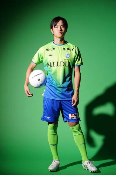 shonan_bellmare_2024_penalty_home_kit_a.jpeg