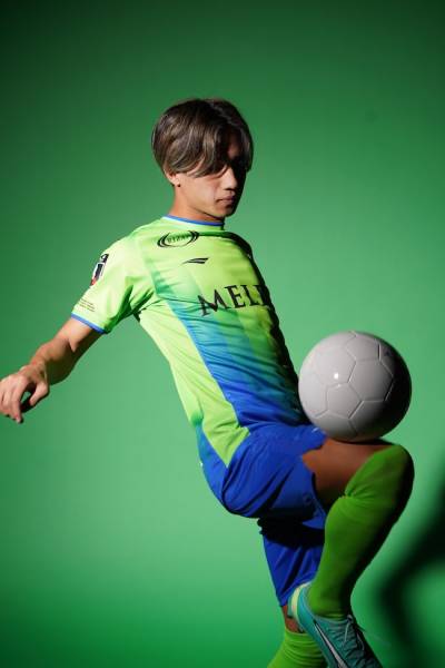shonan_bellmare_2024_penalty_home_kit_d.jpeg