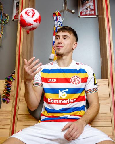 mainz_05_2024_jako_carnival_shirt_c.jpeg