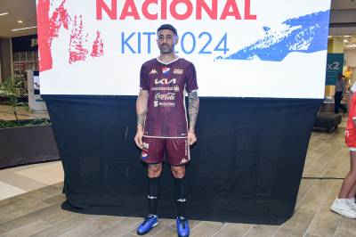 club_nacional_2024_kappa_home_away_third_kit_f.jpeg