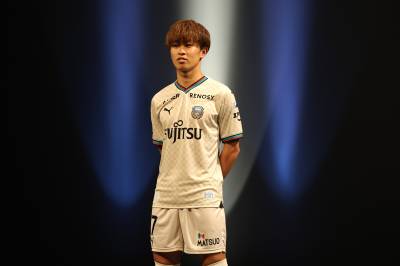 kawasaki_frontale_2024_away_kit_3.jpeg