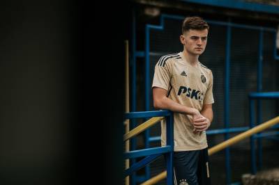dinamo_zagreb_2022_2023_third_kit_h.jpeg