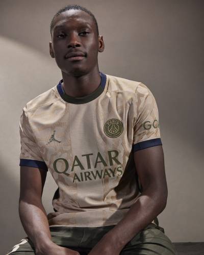 paris_saint_germain_2023_24_nike_fourth_kit_b.jpeg