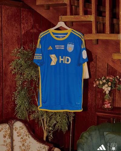 ulsan_hd_2024_adidas_home_kit_j.jpeg