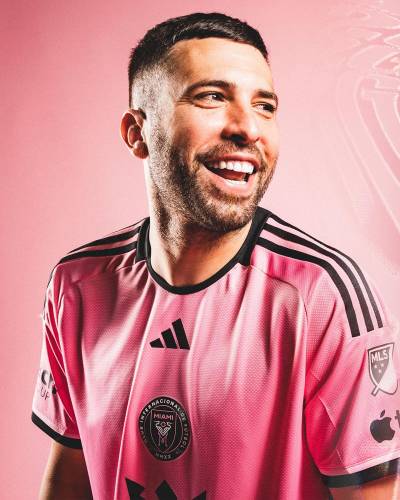 inter_miami_2024_25_adidas_home_kit_2.jpeg