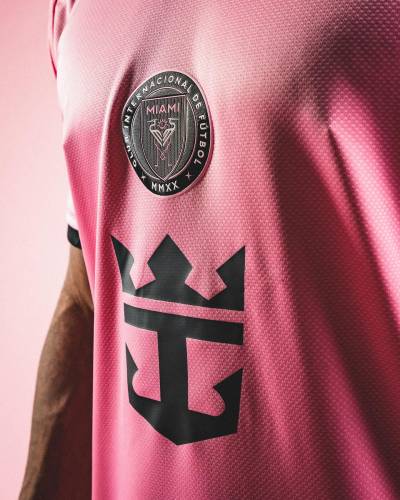 inter_miami_2024_25_adidas_home_kit_3.jpeg