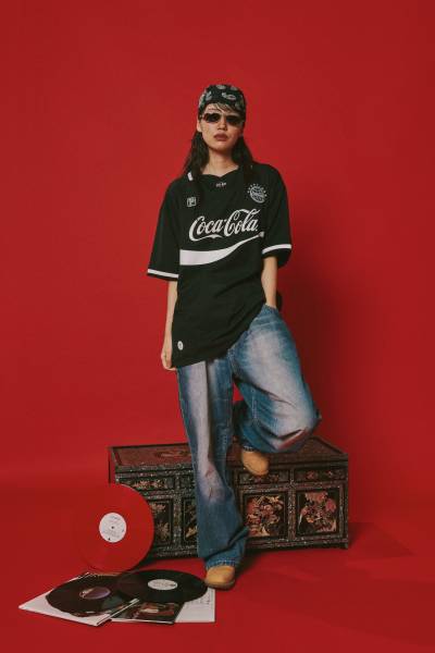 over_the_pitch_coca_cola_shirt_black_09.jpg