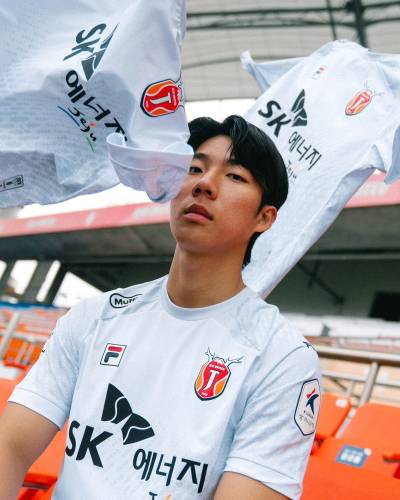 jeju_united_2024_fila_away_kit_b.jpeg