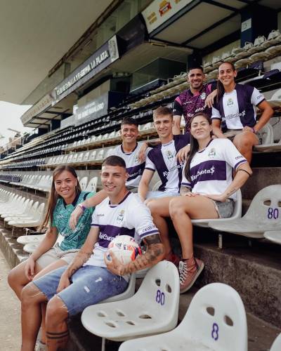 gimnasia_2024_givova_home_and_away_kits_d.jpeg