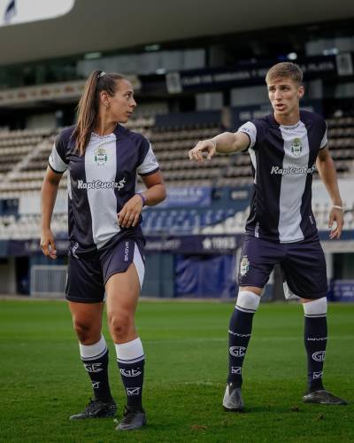 gimnasia_2024_givova_home_and_away_kits_f.jpeg