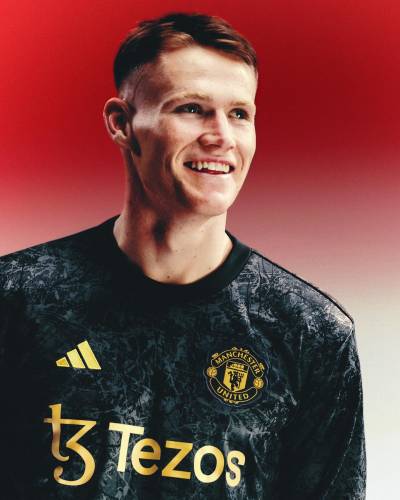 adidas_originals_x_manchester_united_stone_roses_are_red_collection_6.jpg