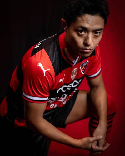 pohang_steelers_2024_puma_home_kit_8.jpg