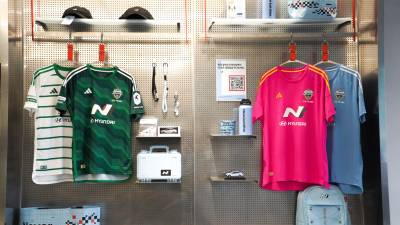 jeonbuk_hyundai_2024_adidas_home_away_shirts_5.jpg