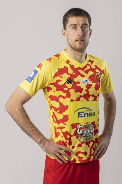jagiellonia_2024_kappa_commemorative_kit_h.jpg