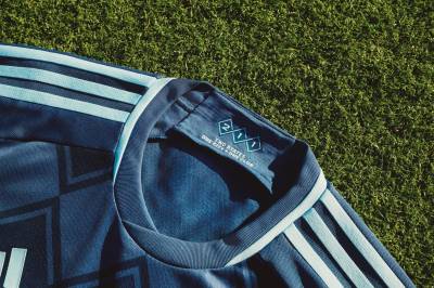 sporting_kansas_city_2024_25_adidas_away_kit_l.jpg