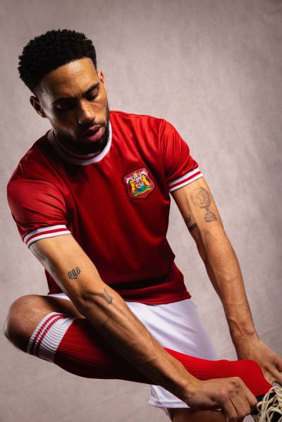 bristol_city_1974_heritage_kit_11.jpeg